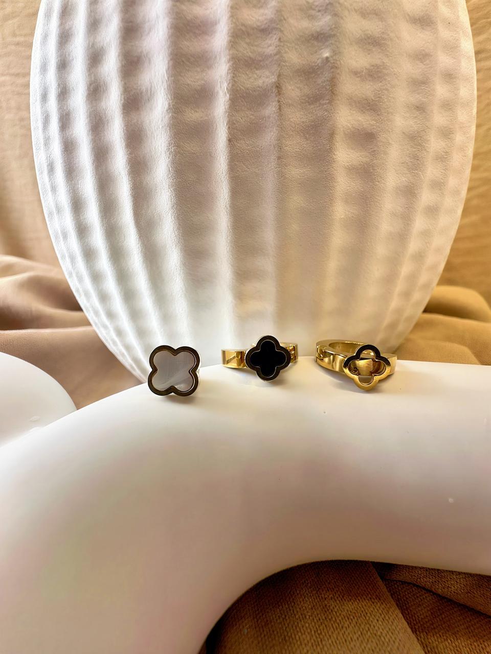 Combo pulsera y aretes trébol