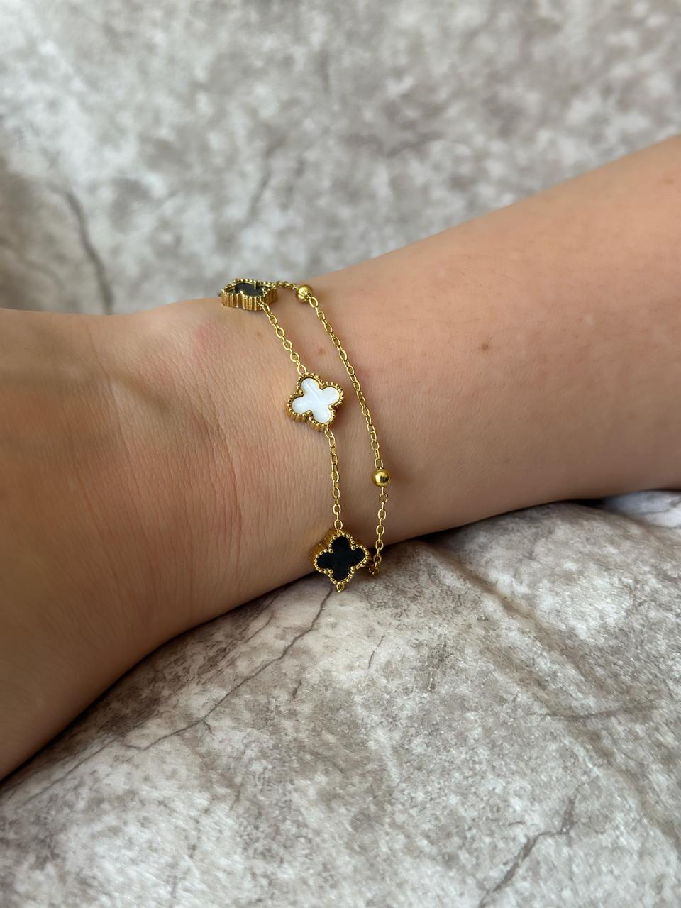 Combo pulsera y aretes trébol